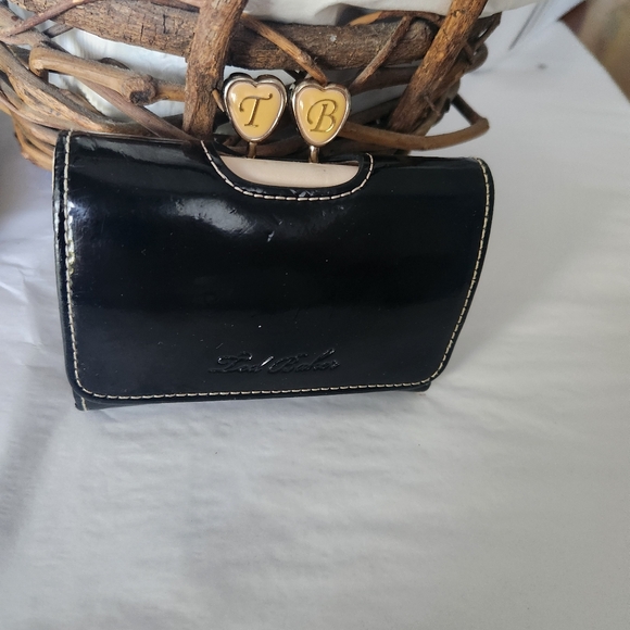 TED BAKER Black Patent Leather PINK Wallet Kisslock Hearts - Picture 2 of 14